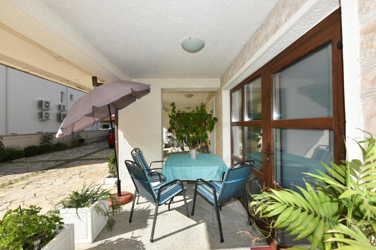 Lovely Apartment In The Groundfloor 扎达尔 外观 照片