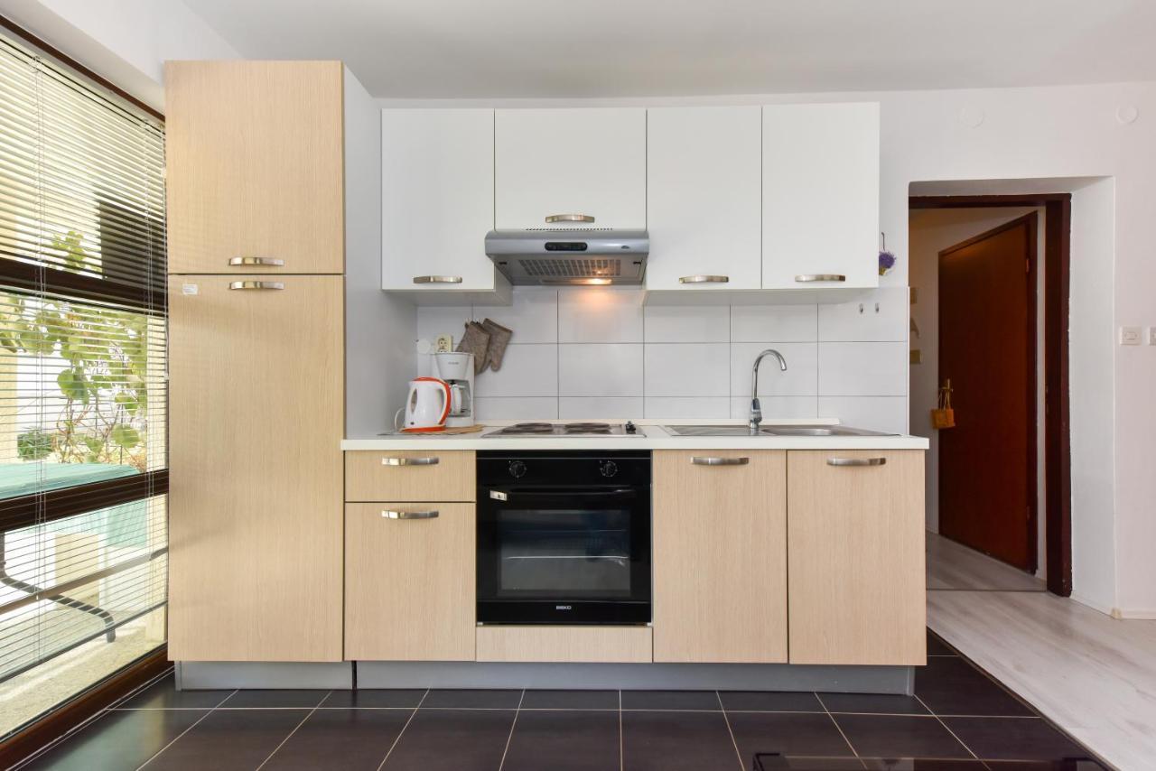 Lovely Apartment In The Groundfloor 扎达尔 外观 照片